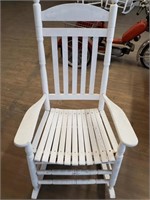 WHITE ROCKING CHAIR