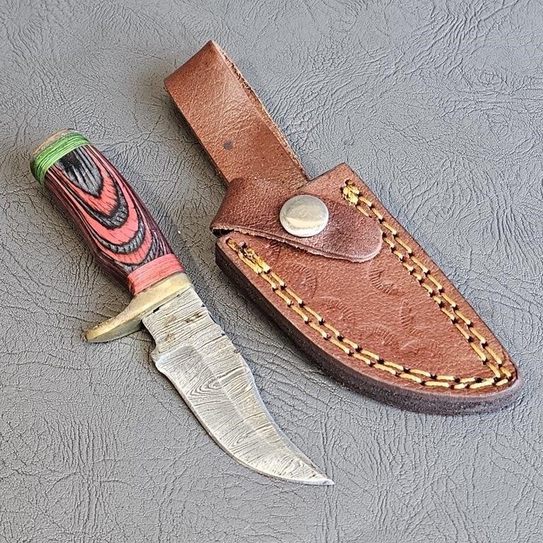 Damascus Knife with Leather Sheath