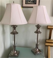 D - PAIR OF MATCHING TABLE LAMPS