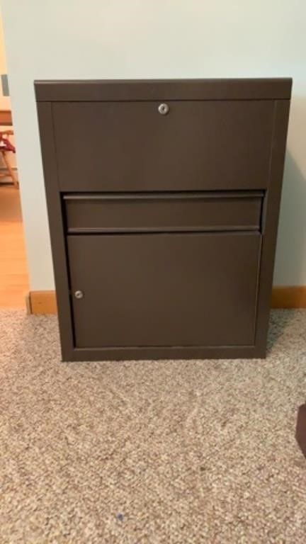 Metal File Cabinet (no key)