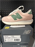 NB sneaker        7