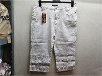 NEW Ladies Capris White Jeans Sz XL W=34