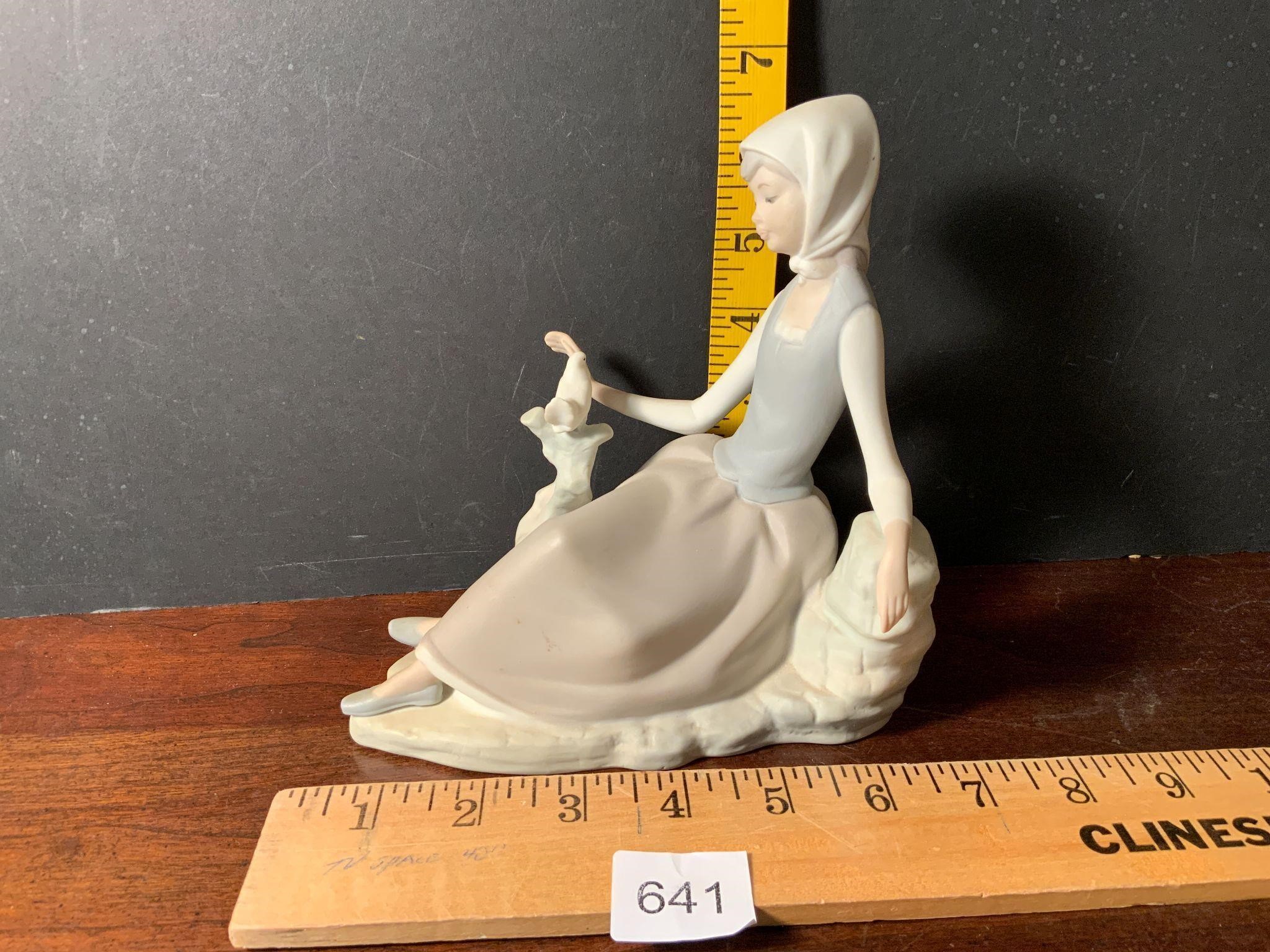 Lladro 4660 Shepherdess Girl w/Porcelain Figurine