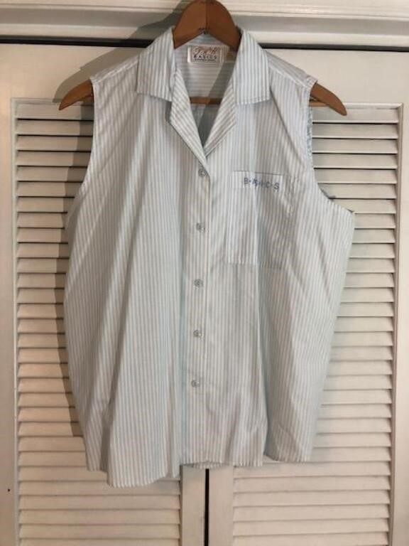 VINTAGE CLOTHING AUCTION - ENDING 7/9/2024