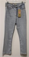 Ladies Levi's Jeans Size 28 x 26 - NWT $100