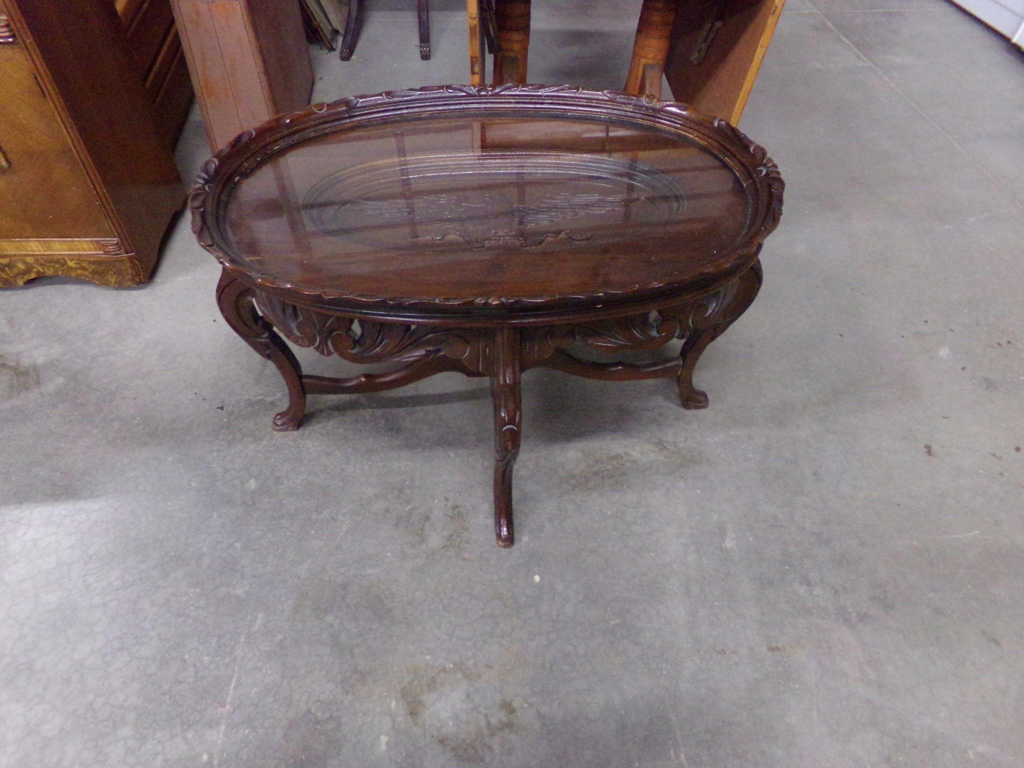 French Louise coffee table with Eagle