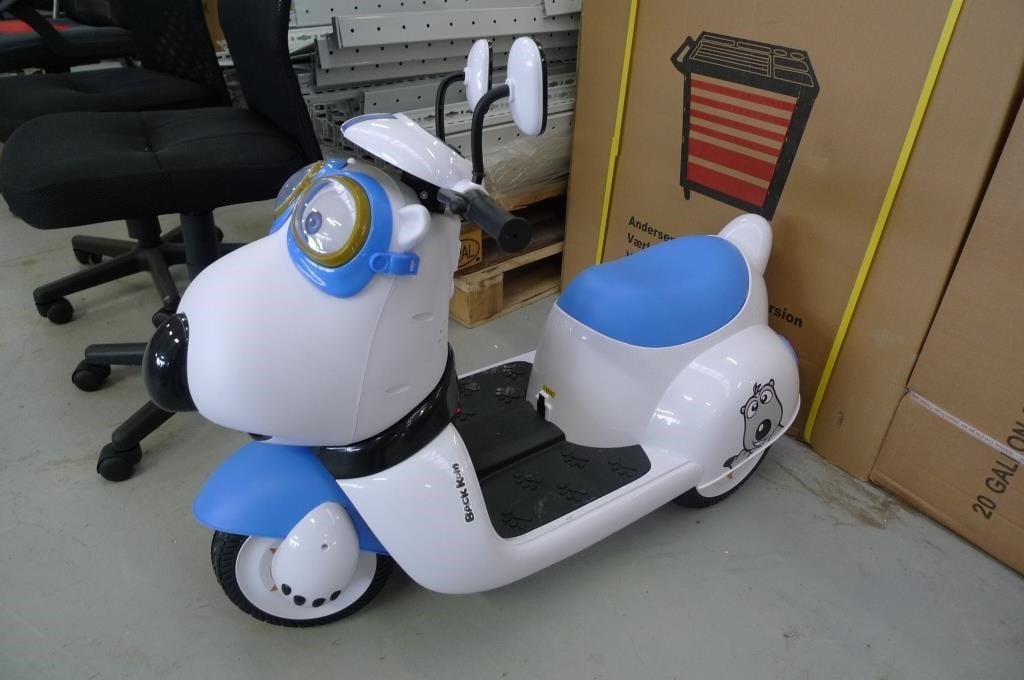 bringe handlingen Ingen måde Gammeldags Snoopy, 3-hjulet el-scooter til børn | Campen Auktioner A/S