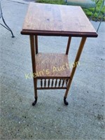 Oak Fern antique Stand w/ Dolphin Feet