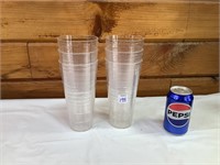 6 Large Plastic Cups