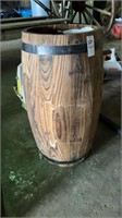 Red shed Wooden barrel