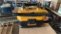 DeWalt cordless wet-dry vac