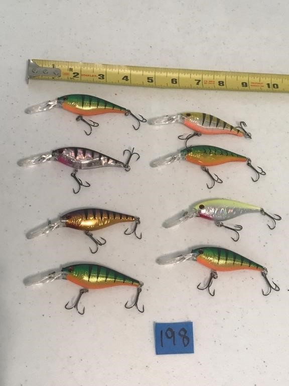 8 Flicker Shad Rattling Fishing Lures W/ Bill