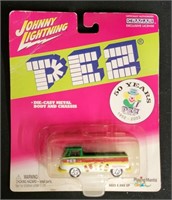 2002 Johnny Lightning Type 2 Pickup PeZ Diecast