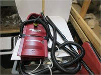 Garage vacuum cleaner