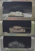3 DRAGON ARMOR MODELS TIGER SU-100 M2A2 TANKS
