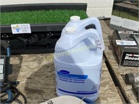 TWO BOTTLES OF DIVERSITY EXTRACTION CARPET CLEANER