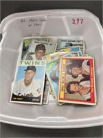 (42) 1960's Baseball Cards with Stars
