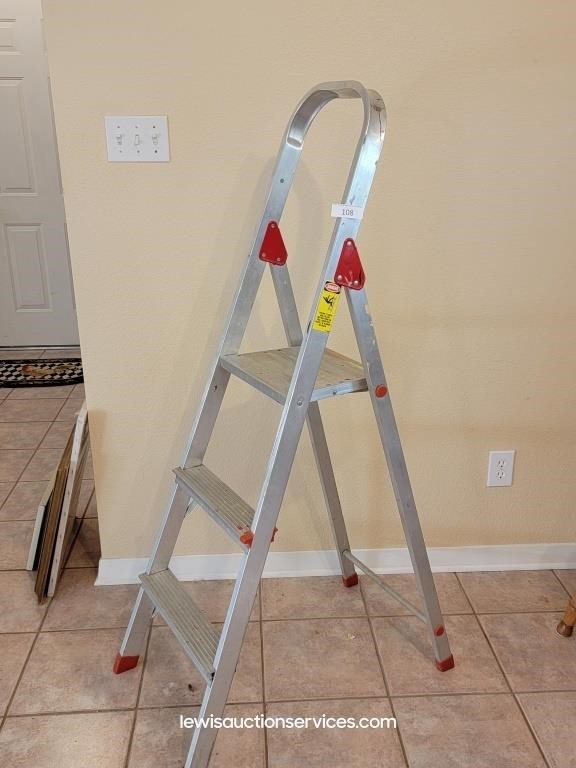 4' Aluminum Step Stool - Ladder