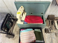 CHEST W/ QUILTS, SINGER SEWING MACHINE, TOTE