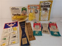 D4) assortment of vintage fishing items.