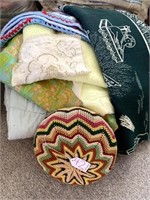 BLANKETS W/ ROUND PILLOW ON TOP