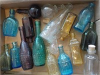Quantity of miniature bottles not Wheaton KITCHEN