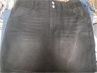 LG LADIES BLACK SKIRT