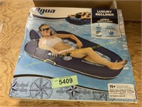 Aqua inflatable luxury recliner float