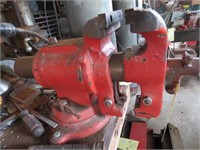 RED VISE - BUYER TO REMOVE, BRING TOOLS