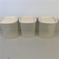 3- Rubber Maid 21 Cup Plastic Containers