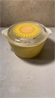 Yellow Pyrex 473 with Lid