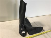 Ladies Boots - Size 7