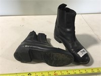 Ladies Boots - Size 7.5