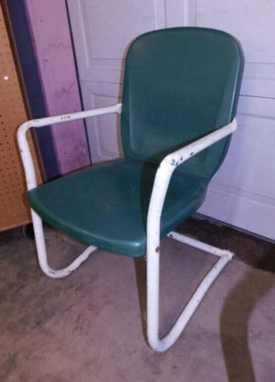 Vintage metal patio lawn chair
