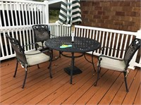 Round Patio Table & 4 Chairs