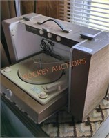 Vintage record player. Very cool!