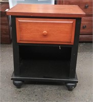 Night Stand Approx 20 3/4"W x 14 1/2"D x 25 3/4"H