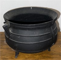 Cast Iron Kettle (roughly 1.5 Gallon)