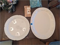 2 serving platters and turkey stuffing bags