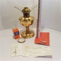 Aladdin Kerosene Lamp w/ Mantle-Papers