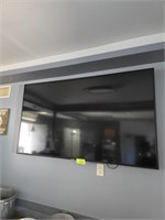 LARGE  SAMSUNG  TV W/ BRACKET