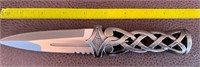 63 - BEAUTIFUL CELTIC KNOT HANDLED KNIFE (448)
