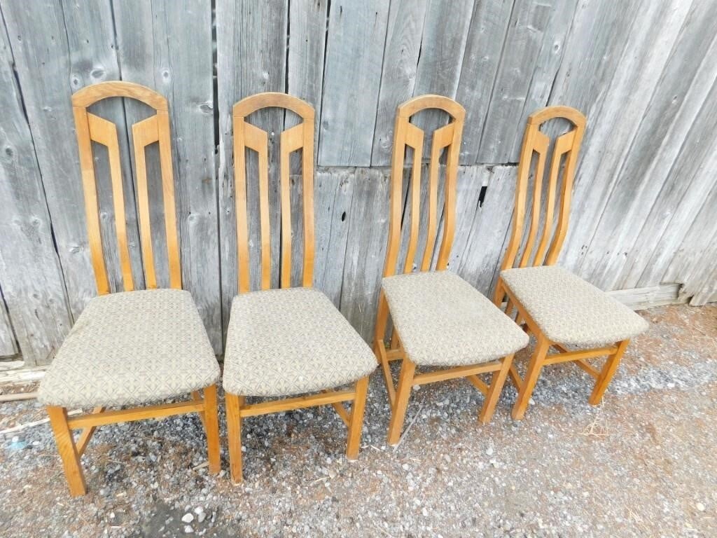 4 Chaises en bois vintage