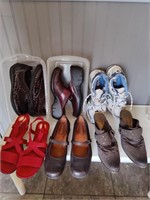 6 pair of ladies shoes. Size 10.