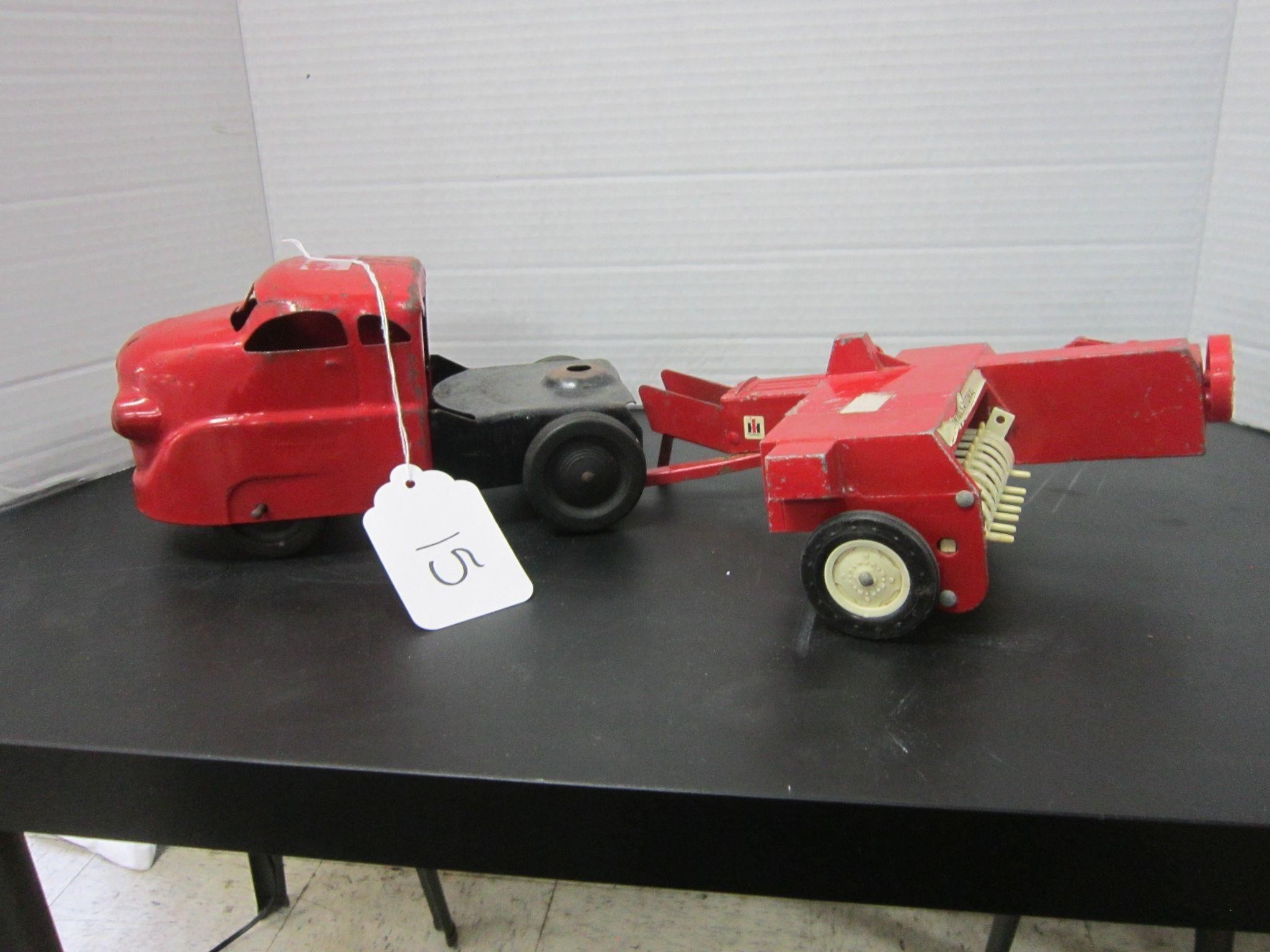 INTERNATIONAL TOY TRACTOR AND TRUCK