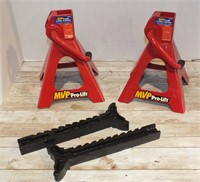 PAIR OF FLOOR JACKS