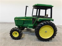 John Deere 2550