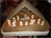 Avon nativity scene 13 figurines , 23x16 x12