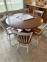 48" ROUND TABLE W/ 6 CHAIRS