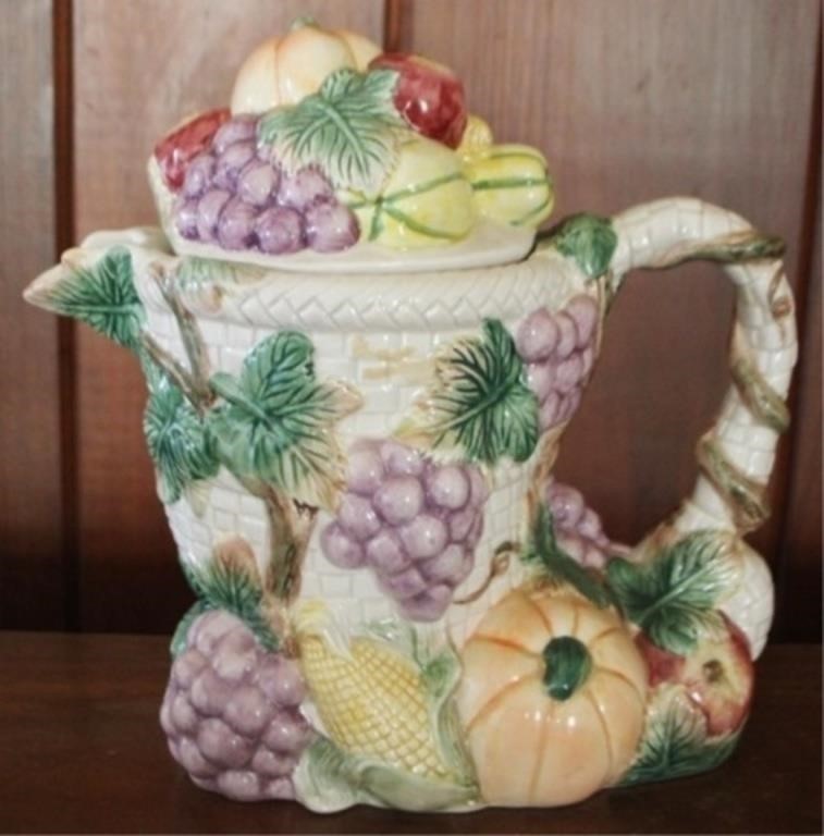 Pitcher with Lid - 8" tall